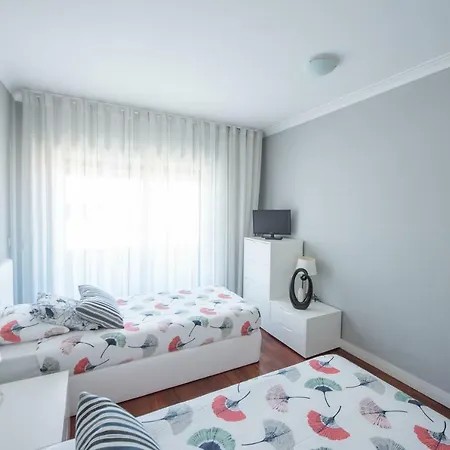 Mouzinho De Albuquerque Appartamento *