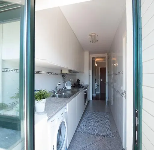 Mouzinho De Albuquerque Apartamento *